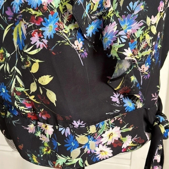 PARKER Floral Short Sleeve Ruffle Wrap Blouse, Size M - Picture 11 of 14